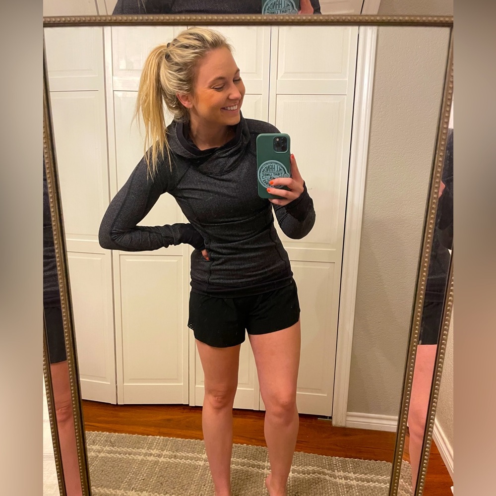 Small Lululemon hooded jacket